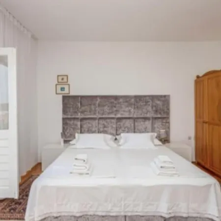 Dada-apartman Bugenvilija * Makarska