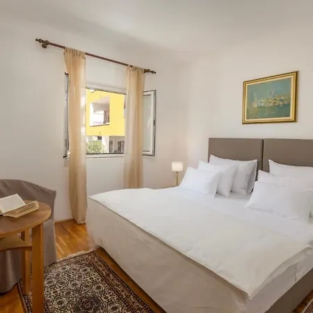 Dada-apartman Bugenvilija Apartment